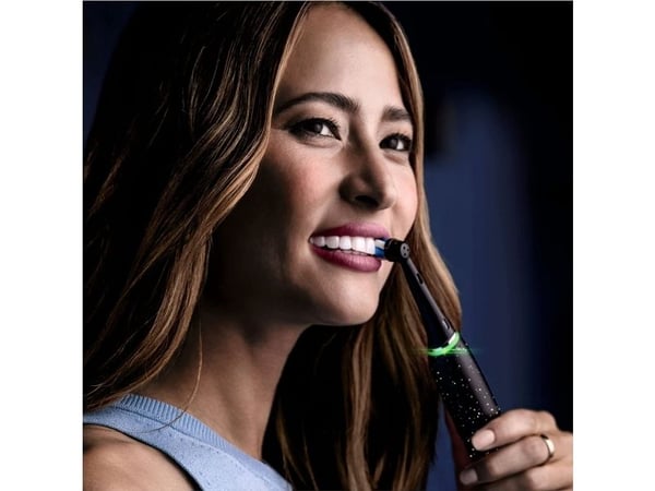 Oral-B iO Series 10 elektrisk tannbørste svart