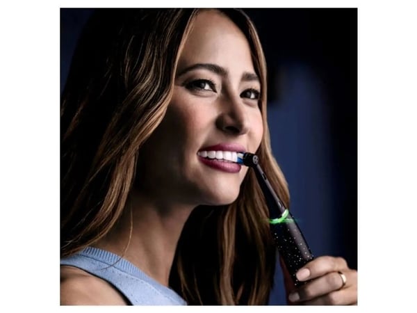 Oral-B iO Series 10 elektrisk tannbørste - Cosmic Black