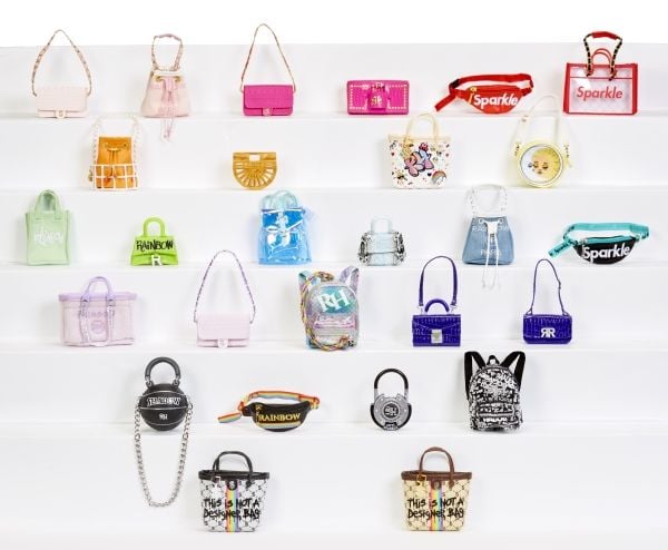 MGA Rainbow High Accessories Studio Series 1, Surprise Bag Box H Assortment in PDQ 586067 op 27pcs mix price per item