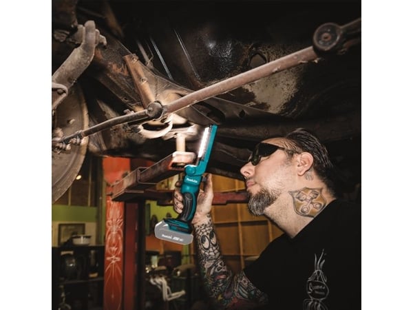 MAKITA LAMPPU 14.4-18V LI-ION DML801X + VALONHAJOTIN