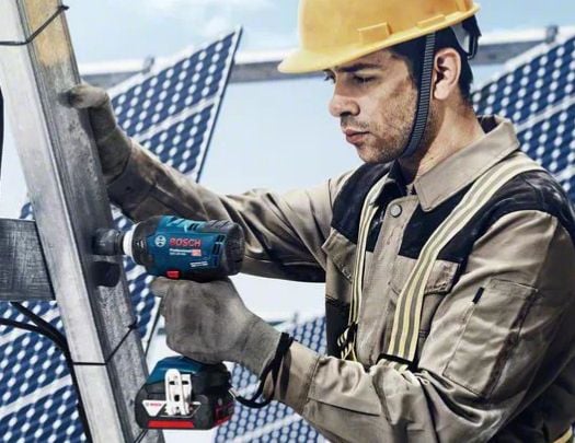 BOSCH. 18 VOLTIN SARJA (GSB 18V-50 + GDS18 V-400)