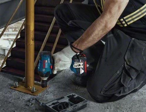 BOSCH. 18 VOLTIN SARJA (GSB 18V-50 + GDS18 V-400)
