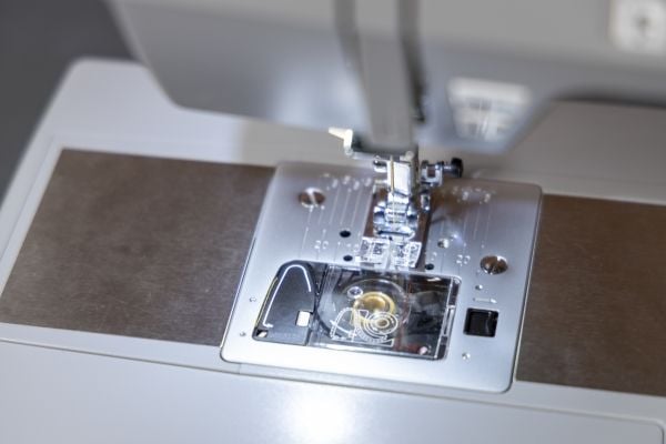SINGER HD6705C, Grå, Semi-automatisk symaskin, Sying, LED, Knapper, Elektrisk