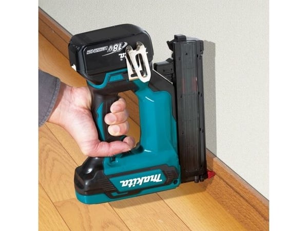 Makita DFN350Z - Pneumatisk spikrer - trådløs - uten batteri - 18 V - SOLO