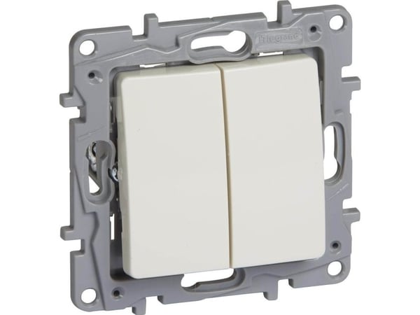Legrand Niloe kaksoispainike 764608 Creme-värinen 764608 Creme-värinen