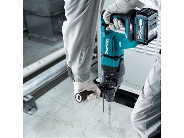MAKITA.MŁOTOWIERTARKA 40V XGT HR007GM201 3,0J 2x4,0Ah