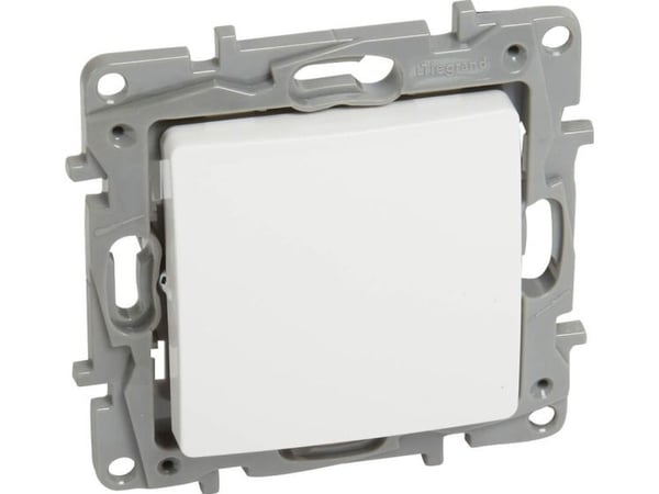 Legrand enkel strömbrytare 10AX NILOE vit (764500)