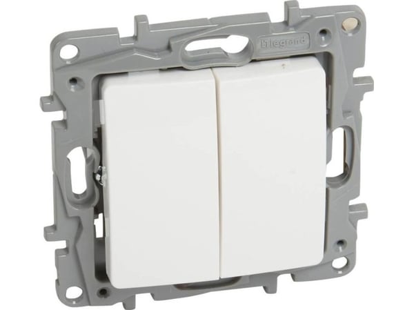 Legrand strömbrytare Niole 10AX IP20 vit (764505)