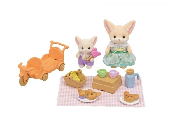 Sylvanian Families Sunny Picnic Set