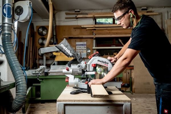 Metabo KGS 18 LTX BL 254 2x 5.2Ah