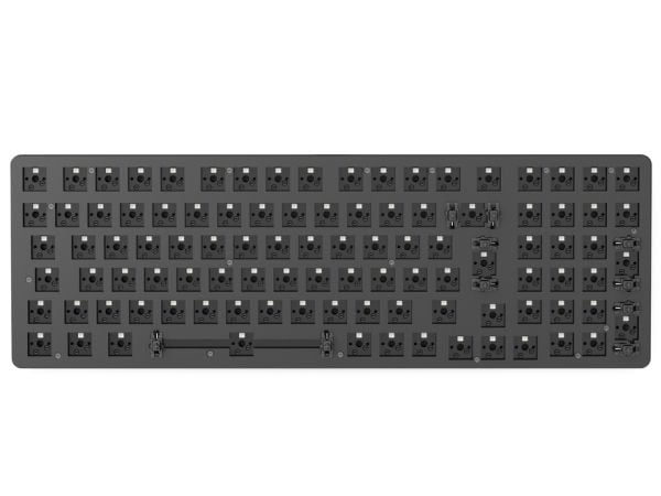 Herlig GMMK 2 tastatur i full størrelse - barebones, ISO-layout, svart