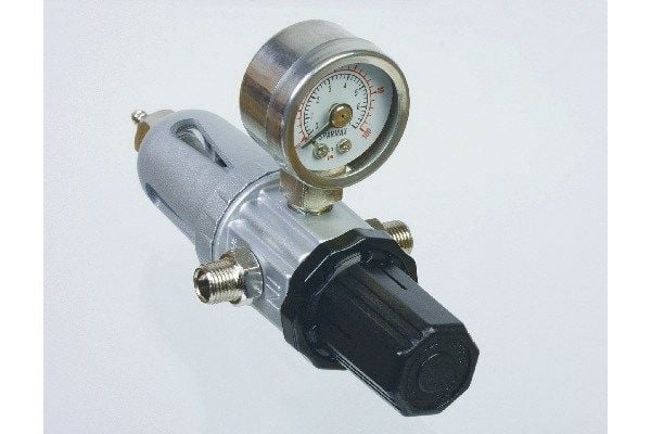 Tryckregulator m/ manometer 1/8'' x 1/8''