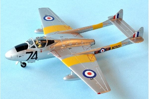de Havilland Vampire T.11, 1:72 hengende gave-sett