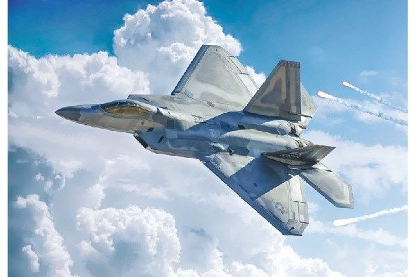 Italeri Plastmodell av Lockheed Martin F-22A Raptor