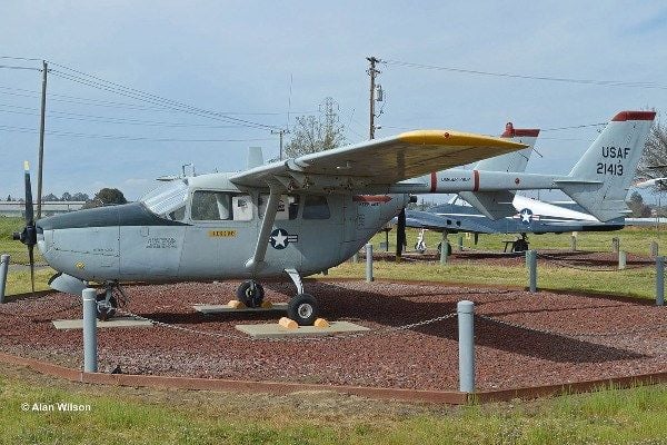 Lentokonemallisarja Revell O-2A Skymaster 03819 1:48