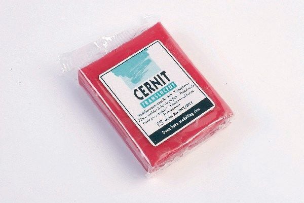 The Clay and Paint Factory Modelina Cernit transparant rubinröd 56 g