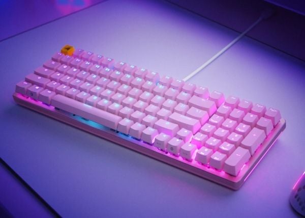 Glorious PC Gaming Race GMMK 2, 96%, Koblet med ledninger (ikke trådløs), USB, Mekanisk nøkkelbryter, RGB LED, Rosa
