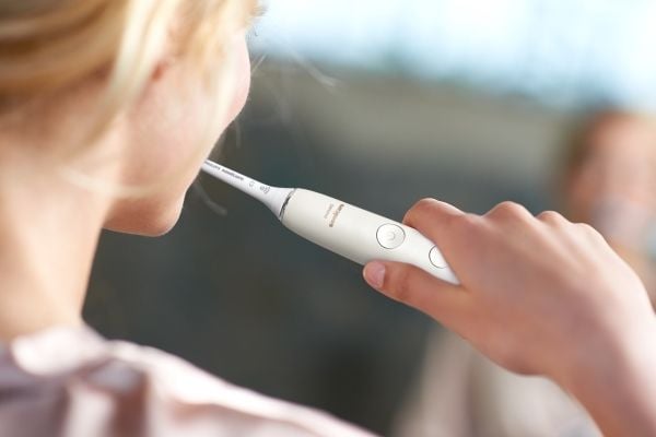 Philips Sonicare DiamondClean Smart 9400 HX9917 - Tannbørste - hvit