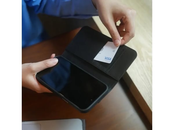 Moshi Overture för iPhone 15 Plus - midnight black