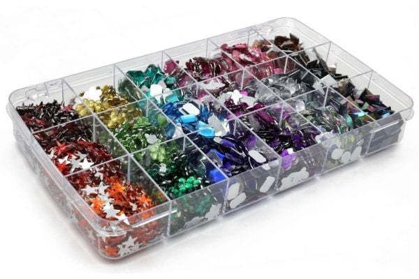Rhinestones i ask blandade former och färger