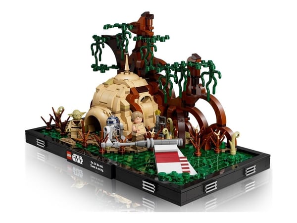 LEGO Star Wars 75330 Dagobah Jedi Training Diorama