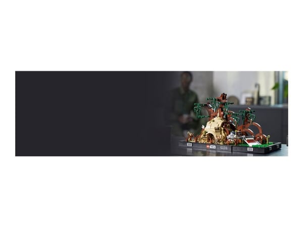 LEGO Star Wars 75330 Dagobah Jedi Training Diorama