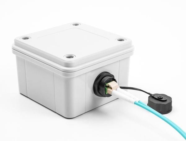 Delock - Nettverkkopler - LC-enkeltmodus (hunn) til LC-enkeltmodus (hunn) - fiberoptisk - dupleks - IP68 - protective cap - svart