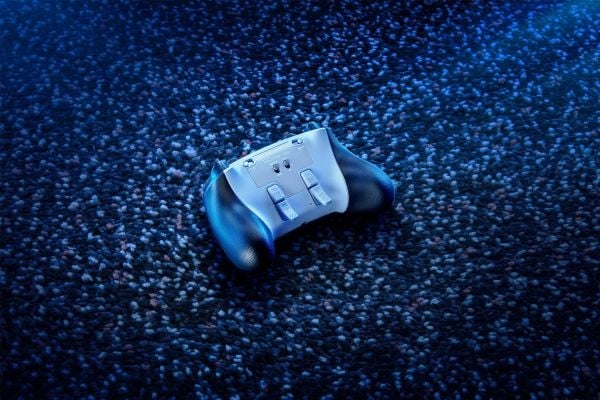 Razer Wolverine V2 Pro - Håndkonsoll - trådløs, kablet - hvit - for Sony PlayStation 5, PC