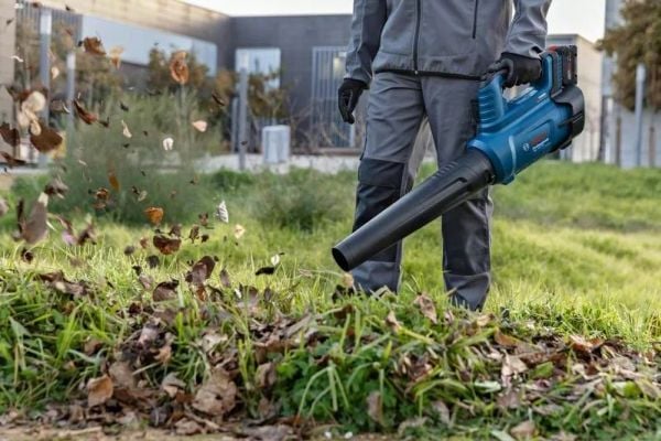 Bosch GBL 18V-750 PROFESSIONAL, Håndholdt løvblåser, 198 km/t, Svart, Blå, Rød, 96 dB, 18 V, 2,8 kg - SOLO
