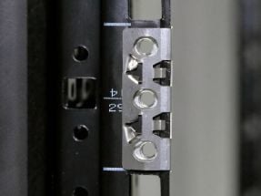 Rittal DK - Feste for rack-forbindelsessett - 1U - 19" (en pakke 24)