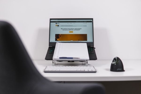 Bakker Elkhuizen Ergo-T 320 - Notebookstativ - 40.6 cm (16") - 14" - 16" - gjennomsiktig