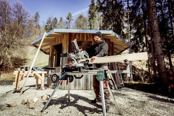 Metabo KGS 18 LTX BL 305, Enkel skråkant, Børsteløs, 3700 RPM, 215 x 67 mm, 11 cm, 30,5 cm