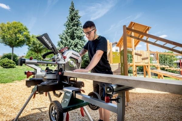 Metabo KGS 18 LTX BL 305, Enkel skråkant, Børsteløs, 3700 RPM, 215 x 67 mm, 11 cm, 30,5 cm