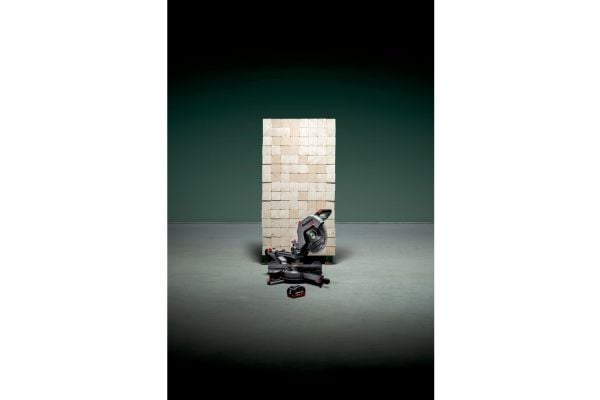 Metabo KGS 18 LTX BL 305, Enkel skråkant, Børsteløs, 3700 RPM, 215 x 67 mm, 11 cm, 30,5 cm