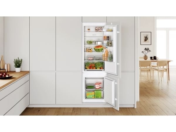 Bosch Serie | 2 KIV87NSE0 - Kjøleskap/fryser - bunnfryser - innebygd - fordypning - bredde: 56 cm - dybde: 55 cm - høyde: 177.5 cm - 270 liter - Kl...