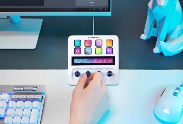 Elgato Stream Deck + - Tangentsats - med LCD-pekpanel, 4 rattar - bakgrundsbelyst - USB - vit