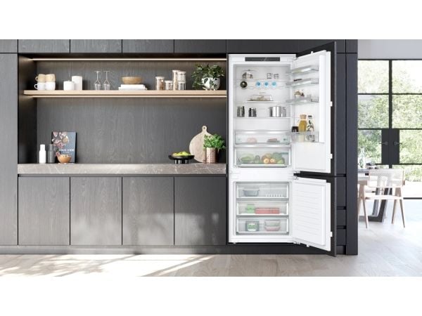 Siemens iQ300 KB96NVFE0 integrert kjøl/frys 383 liter