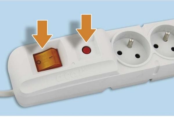 Emos P53898, 8 AC-utganger, 250 V, 50 Hz, Grå, 1,5 m, 1 stykker