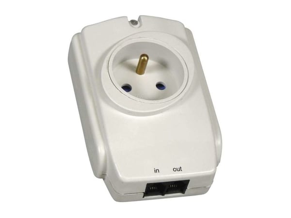 Emos P53893, 918 J, 1 AC-utganger, 250 V, 50 Hz, 16 A, Hvit