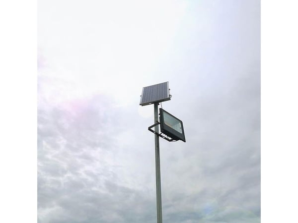 V-tac 35W LED flomlys med solcelle 4000K (dagslys) - svart