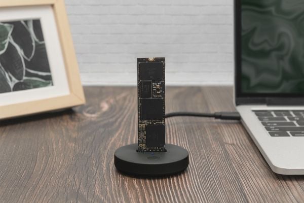 DIGITUS DA-71547 - SSD-dokkestasjon - brønner: 1 - M.2 - M.2 NVMe Card - USB-C 3.2 (Gen 2) - svart