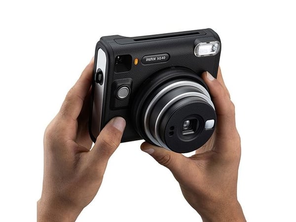 Fujifilm Instax SQUARE SQ40 - Øyeblikkskamera - linse: 65.75 mm - instax SQUARE svart