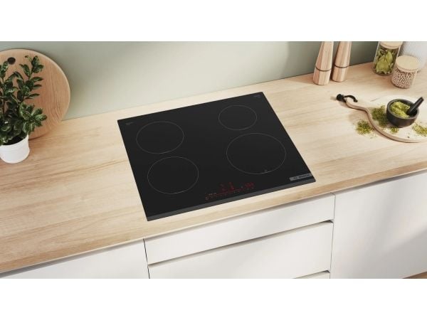 Bosch Serie | 6 PIE631HB1E - Induksjonskomfyrtopp - 4 plater - Nisje - bredde: 56 cm - dybde: 49 cm - uten ramme - svart