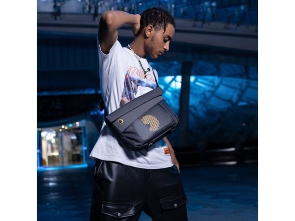 Divoom Sling Bag V, Unisex, PC-veske, Sort, En Størrelse, Glidelås, 27,9 cm (11")