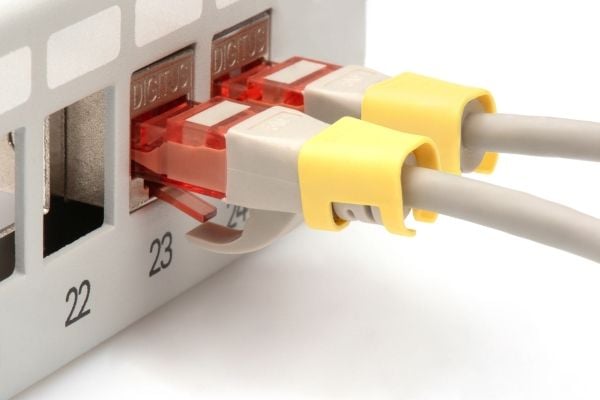 Digitus A-CC-Y, Fargekodende klemme, Gult, Polyvinylklorid (PVC), Cat5e/6, 100 stykker, 100 mm