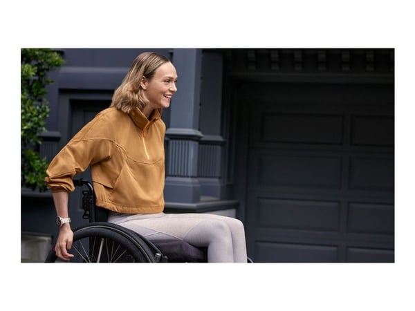 Garmin Venu 3S - 41 mm - elfenben - smart klocka med band - silikon - handledsstorlek: 110-175 mm - display 1.2" - 8 GB - Bluetooth, ANT+, Wi-Fi - ...