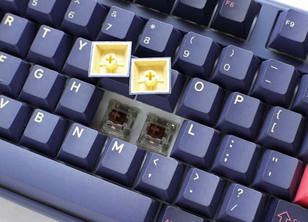 Ducky One 3, Full størrelse (100 og), Koblet med ledninger (ikke trådløs), USB, Mekanisk nøkkelbryter, RGB LED, Blå