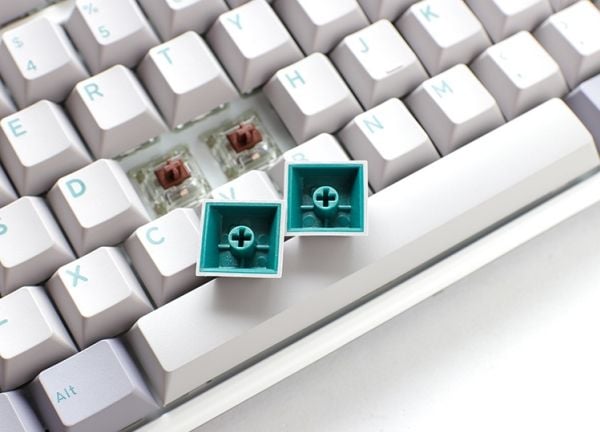 Ducky One 3, Full størrelse (100 og), Koblet med ledninger (ikke trådløs), USB, Mekanisk nøkkelbryter, RGB LED, Grå