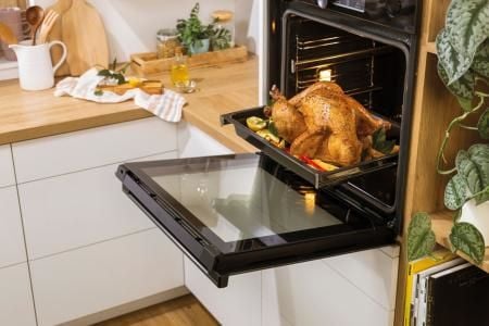 BC6715E02XK Sisäänrakennettava liesi Ruostumaton teräs Musta