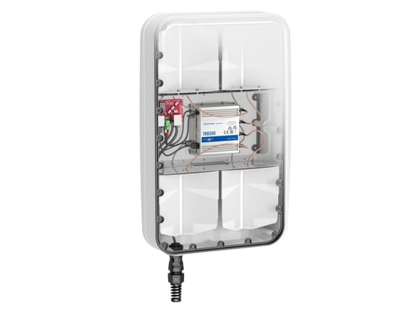 QuWireless QuMax Omni for TRB500, 4 dBi, 0.617-0.96/1.7-2.2/2.2-2.7/3.3–3.8, 3 / 4 dBi, 50 O, 360°, 35°